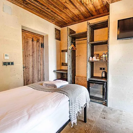 Hotel Alika Castle House *