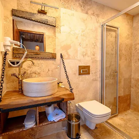 Alika Castle House 酒店