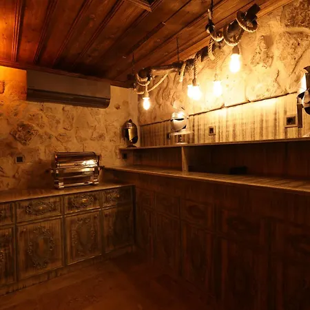 Alika Castle House *