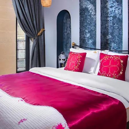 Alika Castle House Учисар