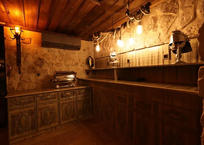 Alika Castle House *